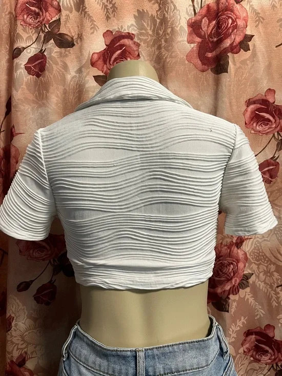 SHEIN White Ribbed Tie-Front Crop Top - Picture 2 of 4